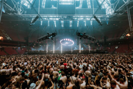 bezoekers en lasershow tijdens Verknipt Arena ZWTSR Fotografie